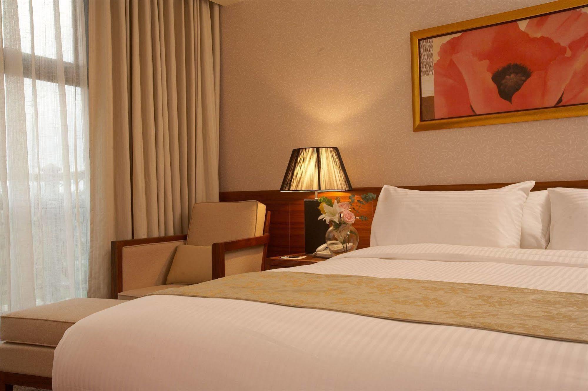 Fullon Hotel Taoyuan Buitenkant foto